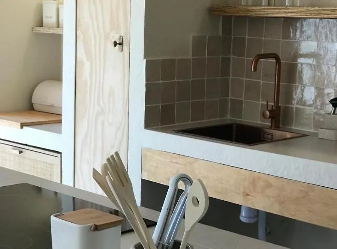 T2 Old Village Виламура