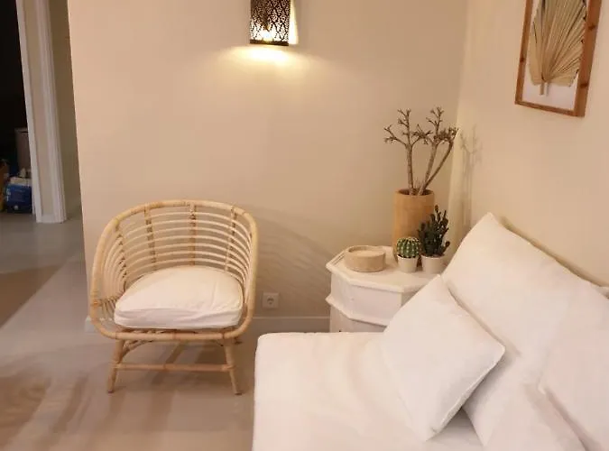 T2 Old Village Виламура