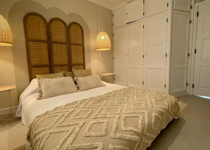 T2 Old Village Виламура